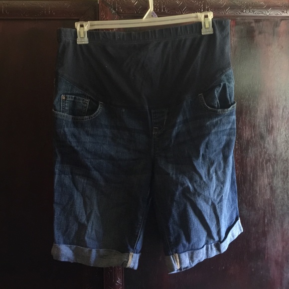 Maternity shorts. Last price drop!!