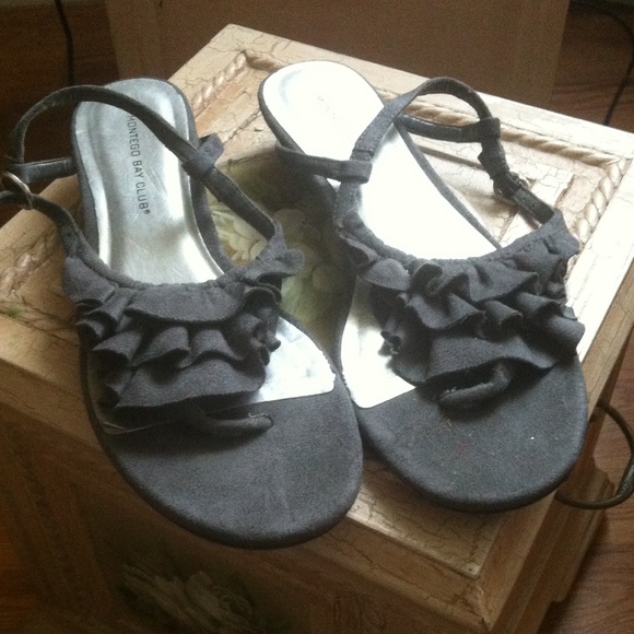 SOLD🌹🌹🌹GRAY RUFFLE SANDALS😀  IN GOOD CONDITION