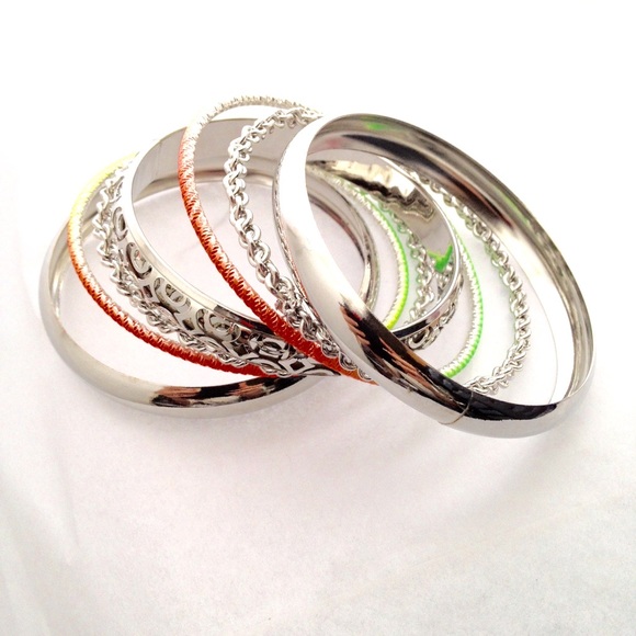 Bunch of 7 bangles in silver and summer colors - Picture 2 of 4
