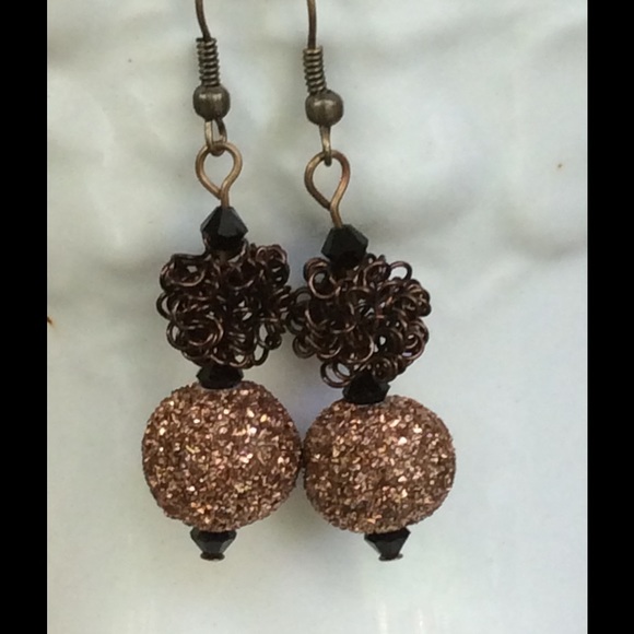 BOGO SALE ⭐️  Bronze Sparkly Earrings - Picture 2 of 3