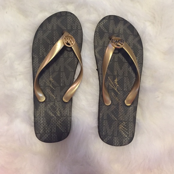 Michael Kors flip flop