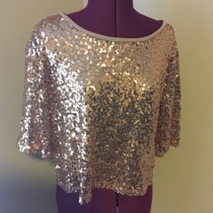 *SOLD* Gold sequin short sleeve shirt M