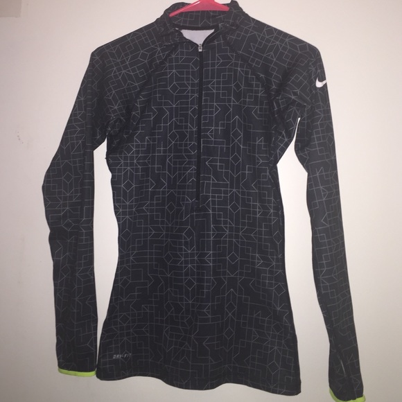 1/2 zip Nike jacket. Never worn.