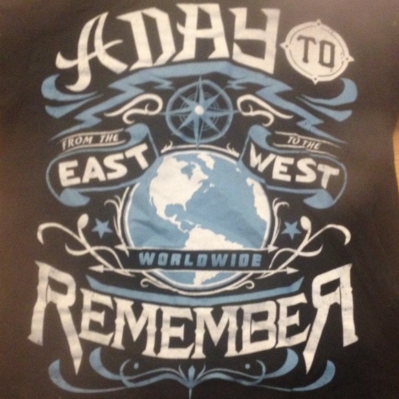 A day to remember- east to west worldwide t-shirt - Picture 1 of 3