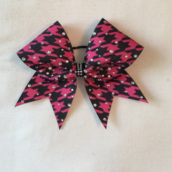pink houndstooth bow