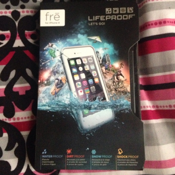 BRAND NEW iPhone 6 life proof frē case
