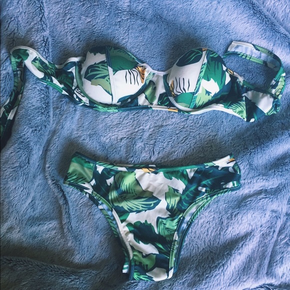 tropical print bikini set