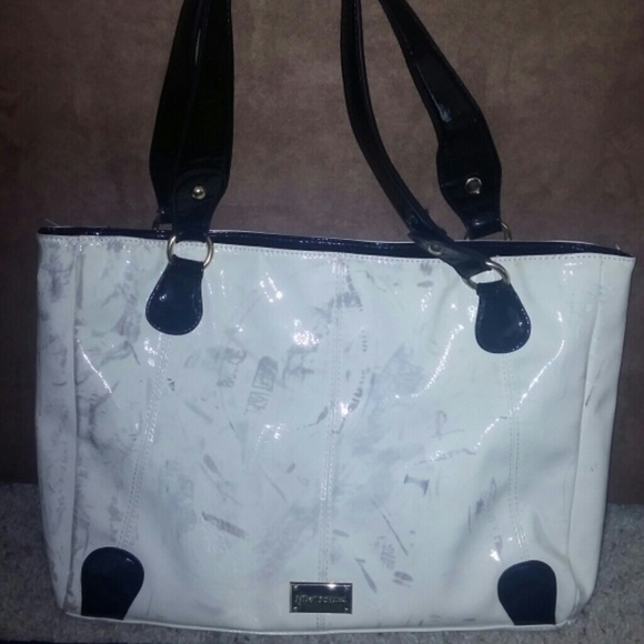 Betsey Johnson - Picture 2 of 3