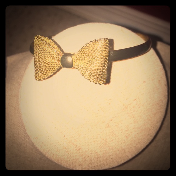 None Jewelry - Gold Woven Metal Bow Bangle Bracelet
