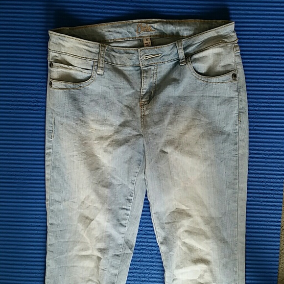 Light Flared Jeans