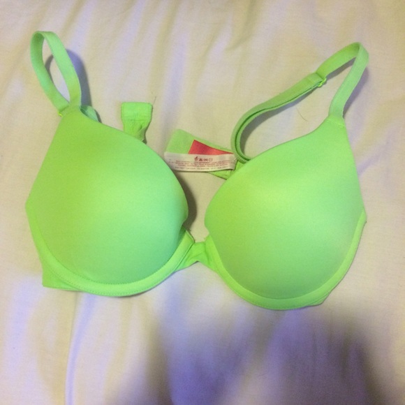 34a VS PINK bra