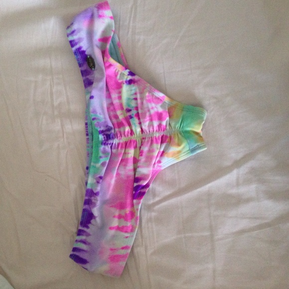 cute tie dye honor scrunched bathing suite bottoms
