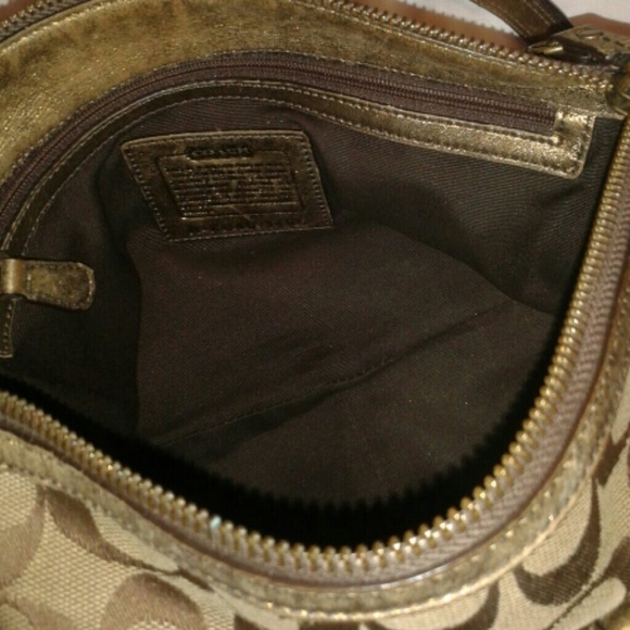 SOLD in bundle     Coach Legacy Signature Hobo1496 - Picture 4 of 4