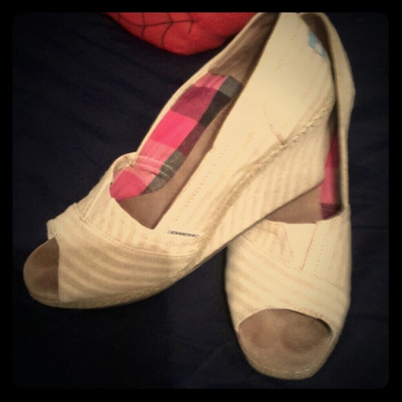 TOMS Peep Toe Wedges!!!