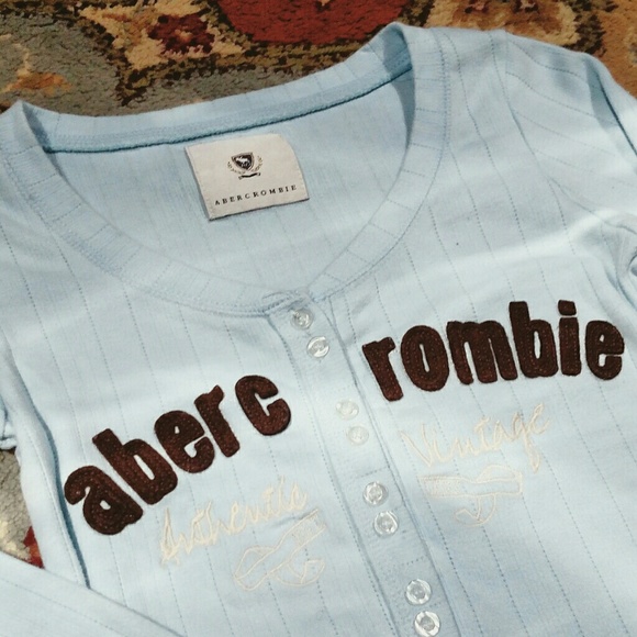 💛Soft Abercrombie Vintage Sweater - Picture 2 of 2