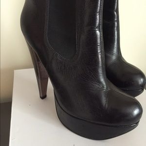 Platform bootie