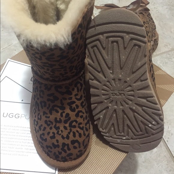 🚫 SOLD 🚫Girls leopard uggs - Picture 3 of 4