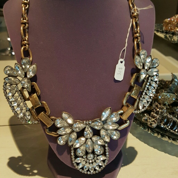NWT Statement necklace collar bauble bib