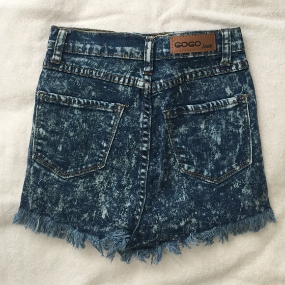 Distressed shorts - Picture 2 of 4