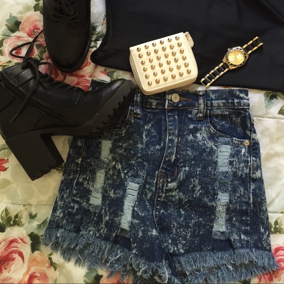 Distressed shorts - Picture 4 of 4