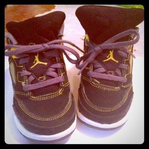 Jordan Spizikes Yellow and black