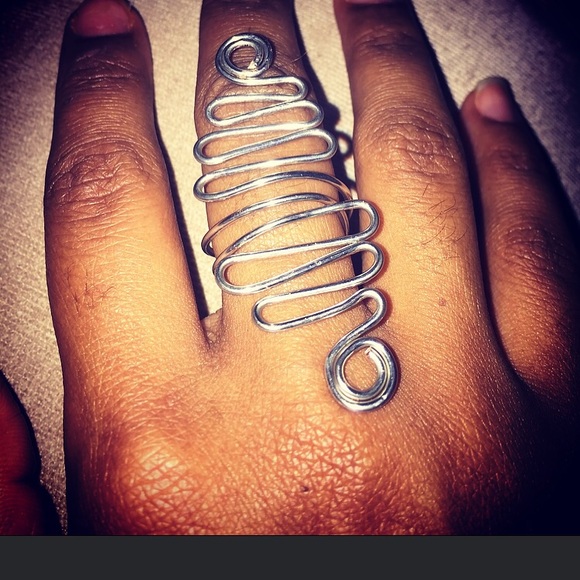 Twirly ring