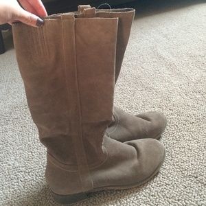 Great condition! Suede mid calf boots
