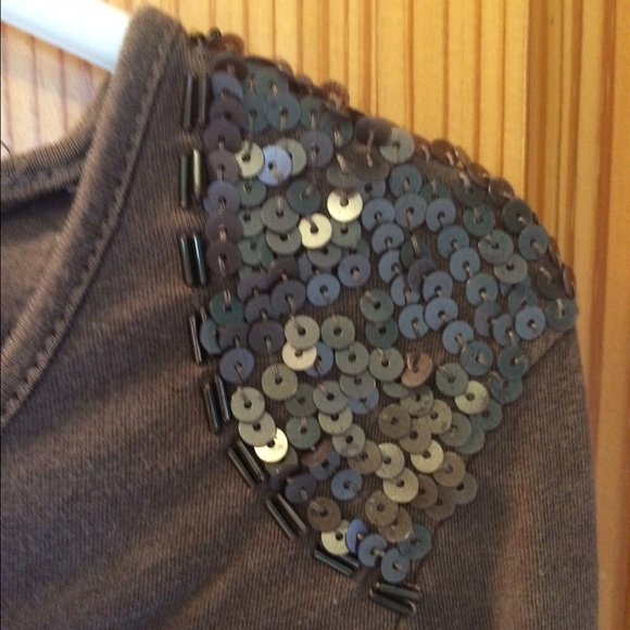 Brown top with sequins - Picture 2 of 2