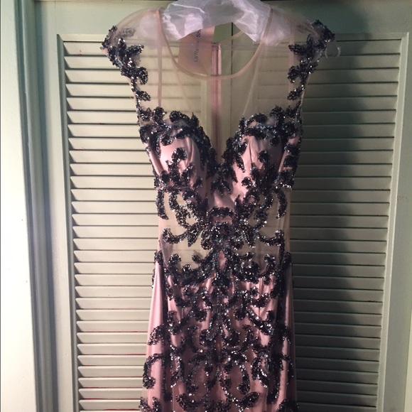 Prom gown - Picture 1 of 3