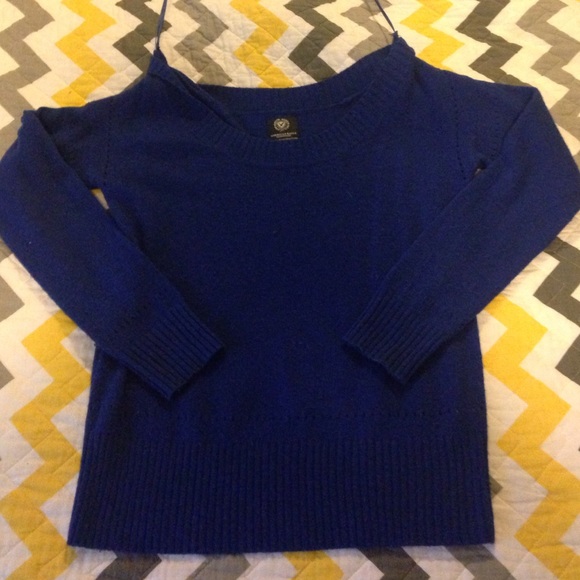 American Eagle off the shoulder sweater