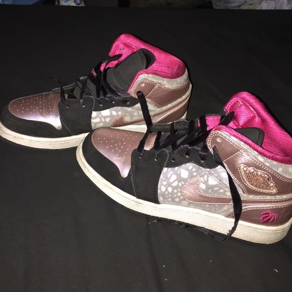 NIKE AIR JORDANS PINK/WHITE/BLACK