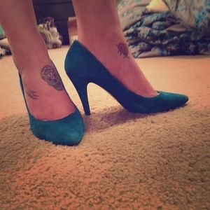BCBG Deep Sea Blue Pumps