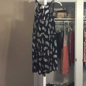 Black feather pattern dress