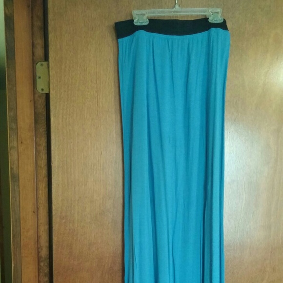 Boohoo blue maxi skirt