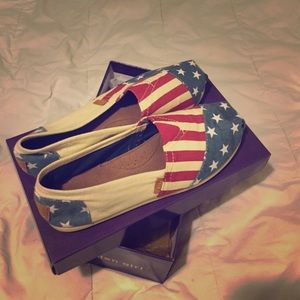 Size 9.5 Madden Girl American Flag Flats