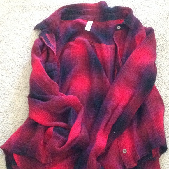 Flannel top. - Picture 1 of 1