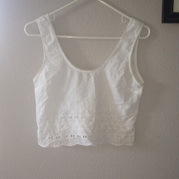 Scalloped edge white Pac Sun crop top