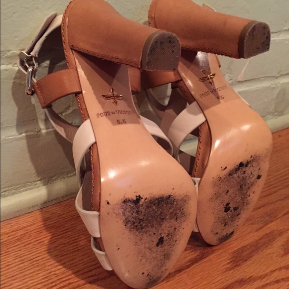 ⭐️HP⭐️Pour La Victoire Heeled Sandal - Picture 4 of 4
