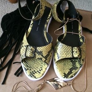 Gap Snakeskin Open Toe Sandals size 7