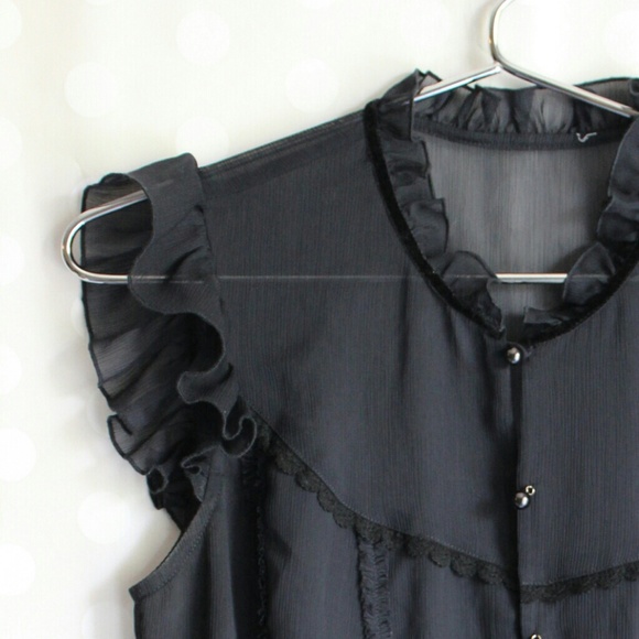 Unknown Tops - Short Sleeve Black Top