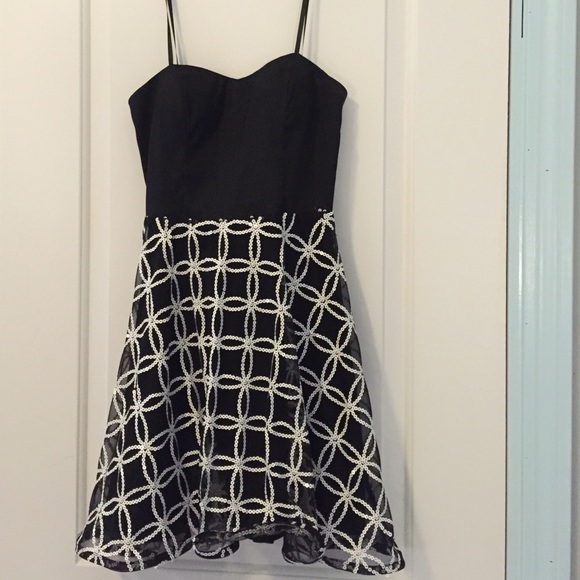 Formal B&W sequined above the knee dress