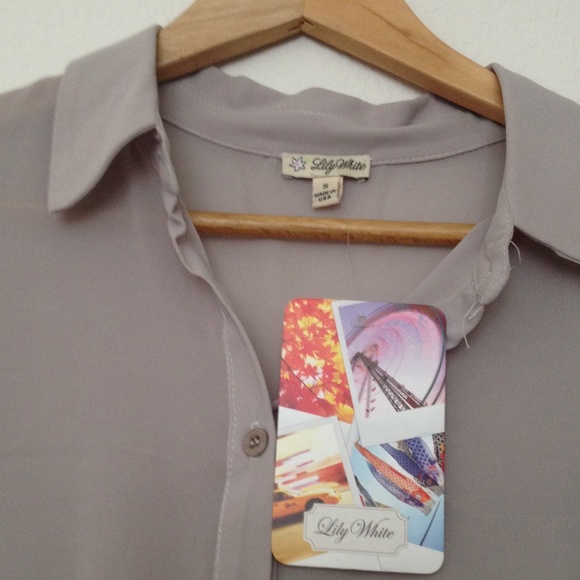 Button down blouse - Picture 2 of 3