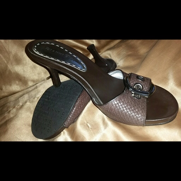 Gianni Bini 3.5" brown heels - Picture 2 of 4