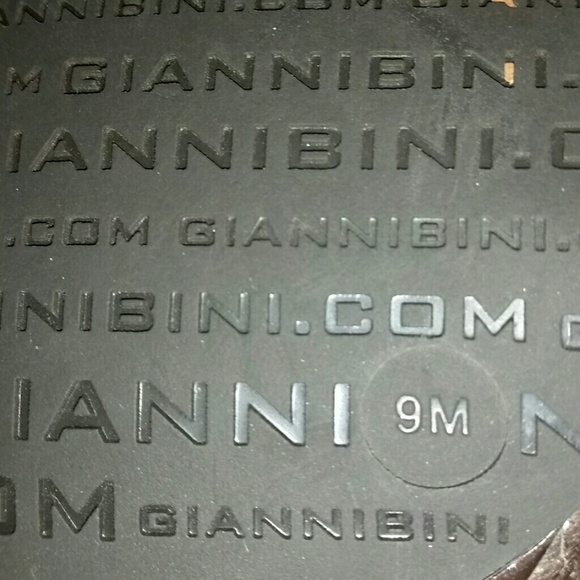 Gianni Bini 3.5" brown heels - Picture 3 of 4