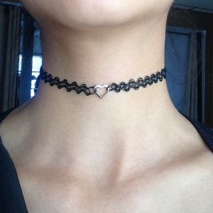 Heart charm choker
