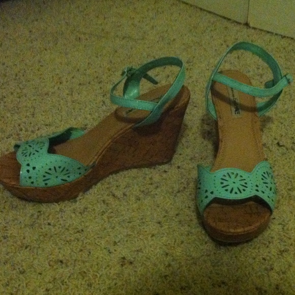 wedge heels - Picture 2 of 3