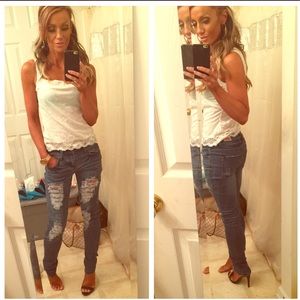 💖NWOT Distressed Jeans