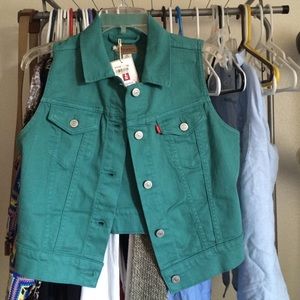 Levi's sleeveless denim jacket✨
