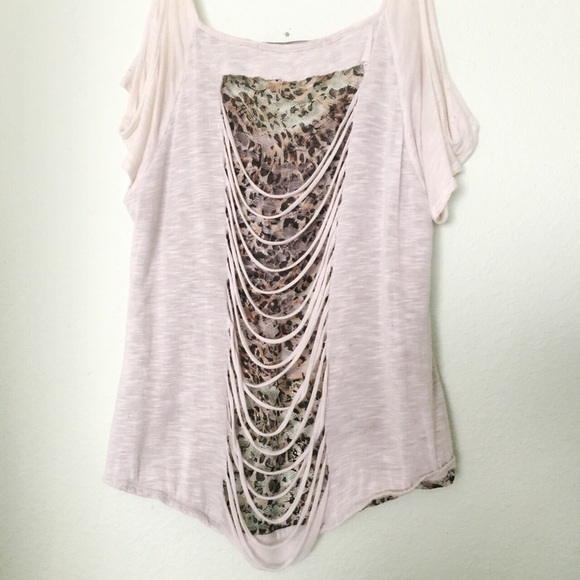 Tiger print cut off shoulder top 💕 - Picture 2 of 2