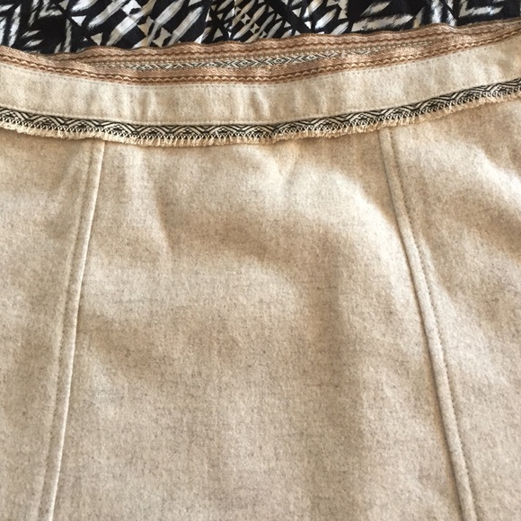 Gap Skirt - Picture 2 of 4